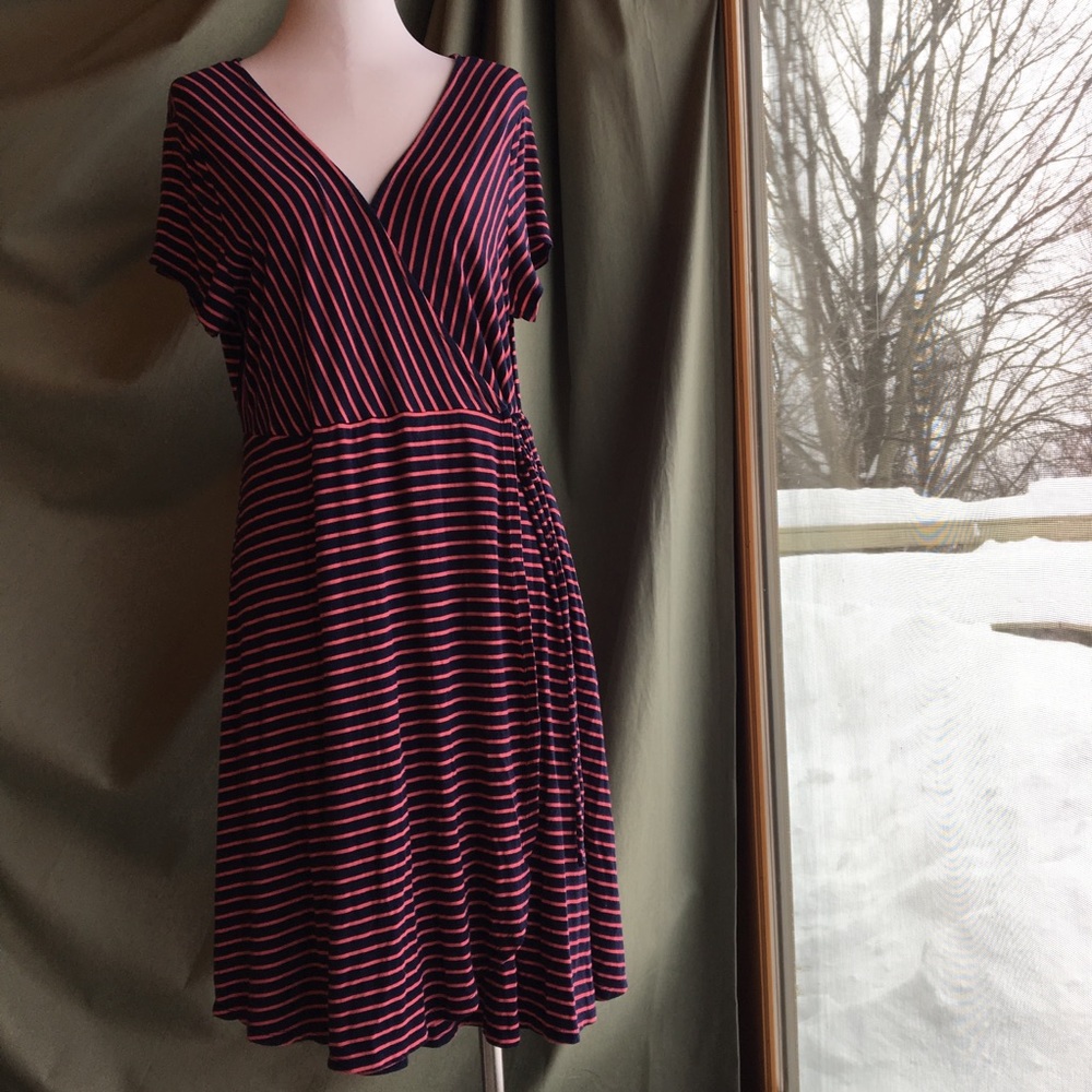 MOTHERHOOD MATERNITY ✨ Wrap Dress Striped